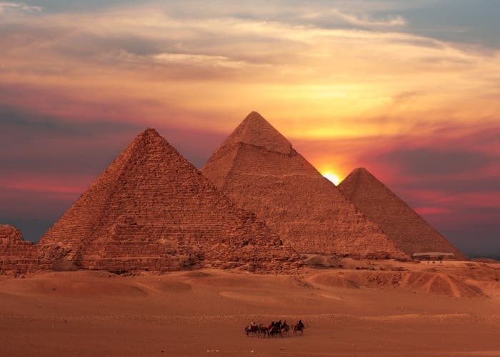 Imagen de las Pirámides de Keops, Kefren y Micerinos en Egipto.