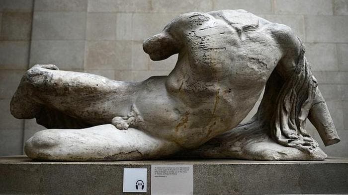 Escultura de Ilisos, dios del rio, perteneciente al Partenón